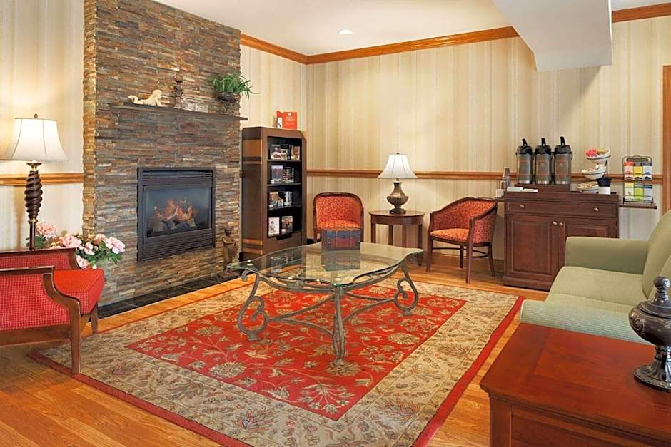 Country Inn & Suites by Radisson, Macedonia - Northfield