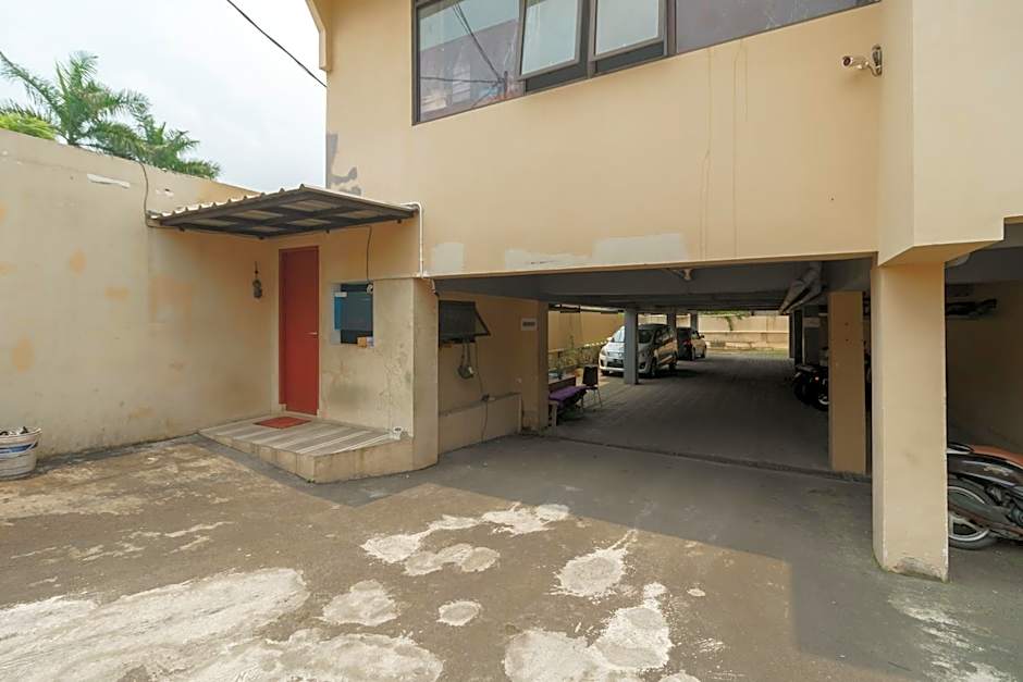 KoolKost Syariah near Kampus Utama Universitas Budi Luhur