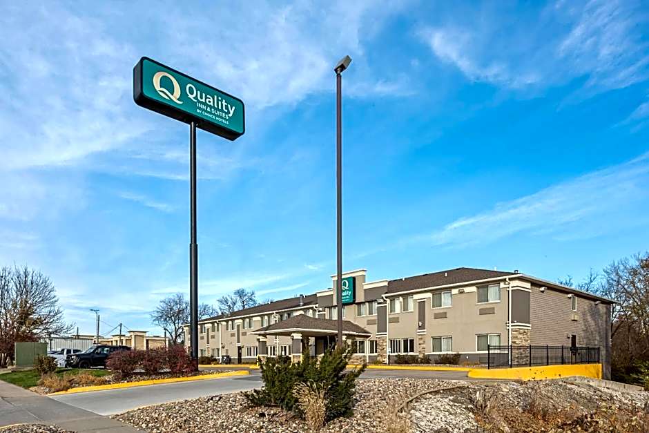 Quality Inn & Suites Des Moines Airport