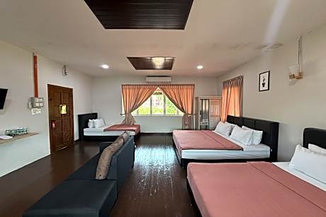 Family Room with Garden View