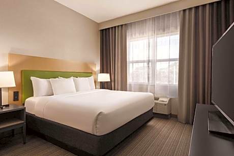 One-Bedroom King Suite - Non-Smoking