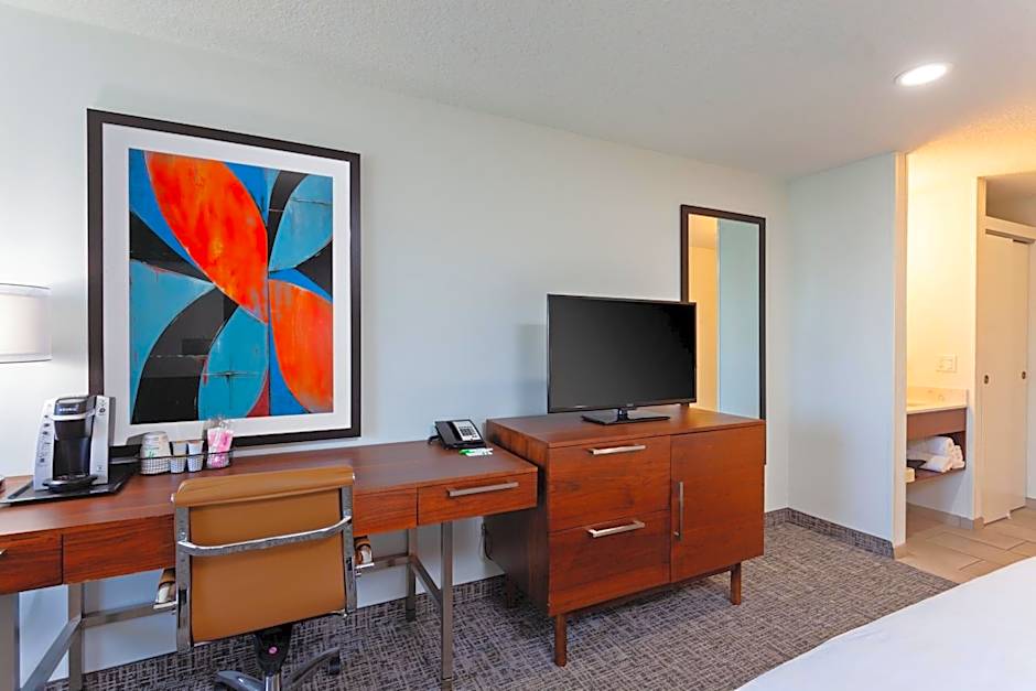 Holiday Inn & Suites San Mateo - SFO By IHG