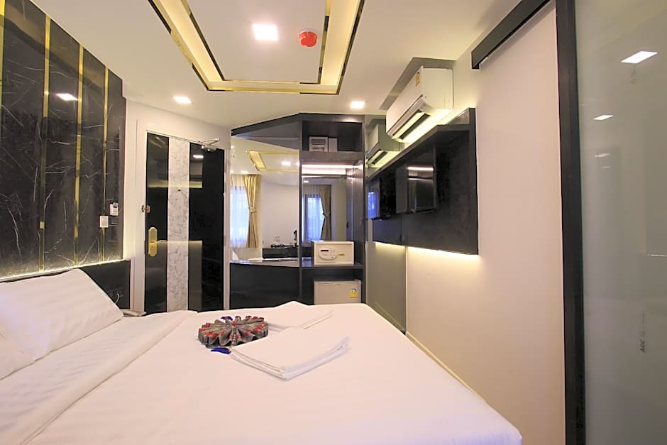 Pratunam Atrium Hotel