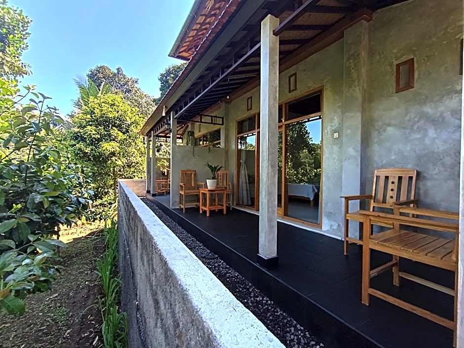 Artomoro Bali