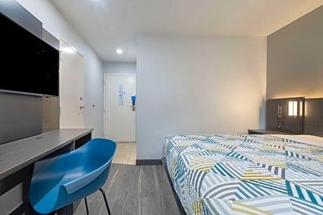 Queen Room - Disability Access - Roll in Shower