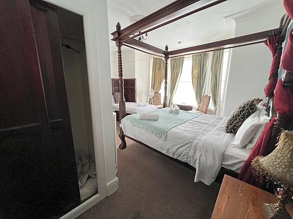 Georgian House Hotel