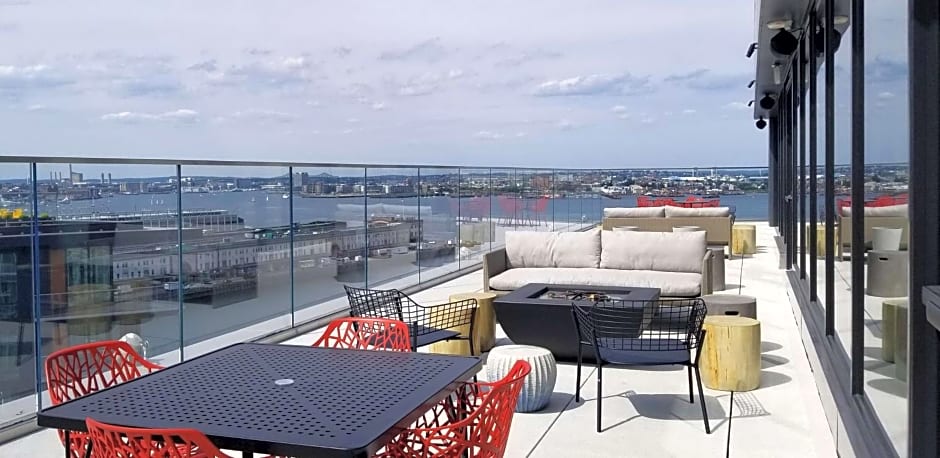 Hyatt Place Boston/Seaport District