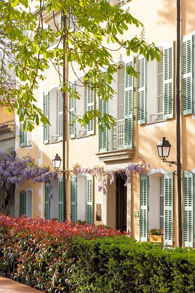 Hostellerie De L'abbaye De La Celle - Les Collectionneurs