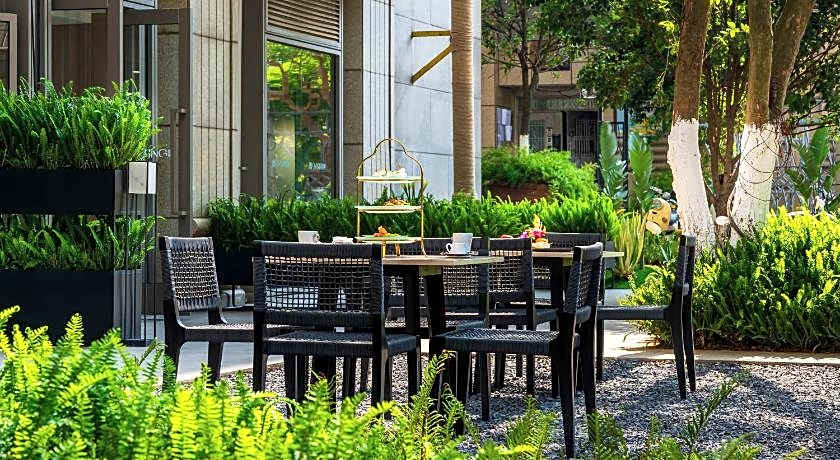 Howard Johnson Tropical Garden Plaza Kunming