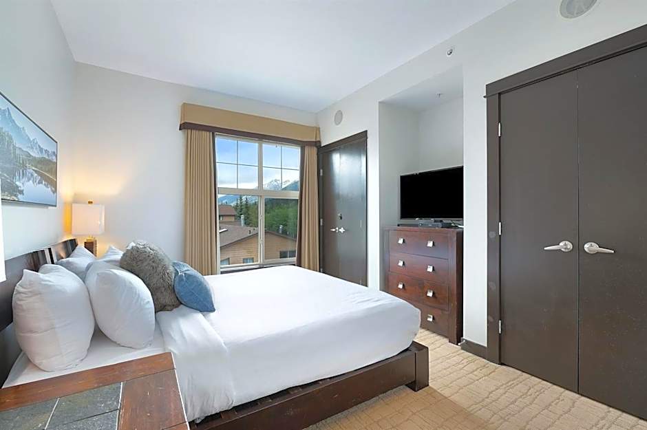 Heavenly Mountain Condo - Outdoor Hot Tubs & Steam Room