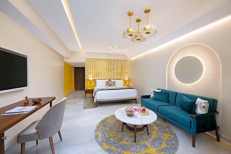 Deluxe Royal Room (Garden Facing)