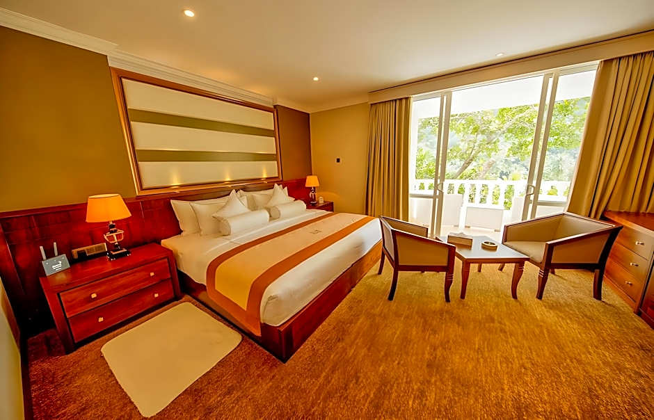 The Golden Crown Hotel