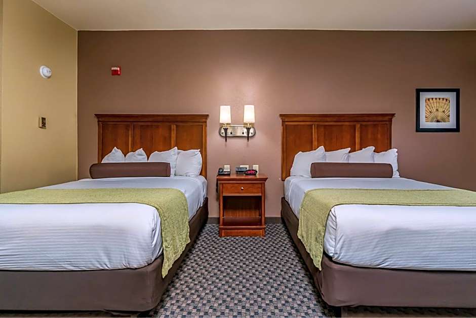 Best Western Plus Shamrock Inn & Suites