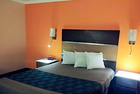 Queen Room - Accessible/Nonsmoking