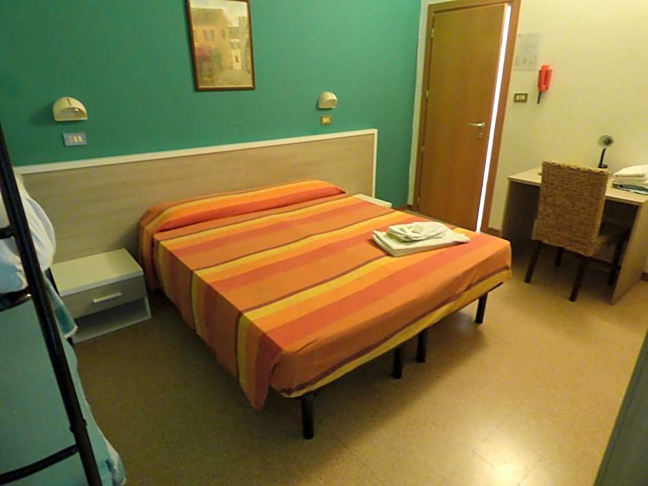 Consul Hotel