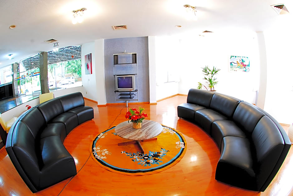 Harbor Querencia Hotel