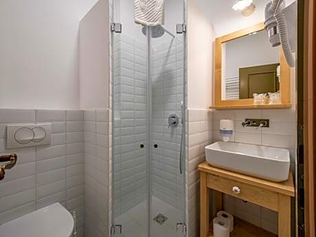 Two-Bedroom Apartment (Semi-basement)