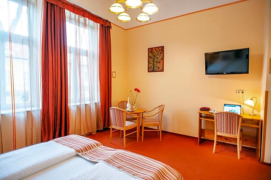 Hotel Manzard Panzio