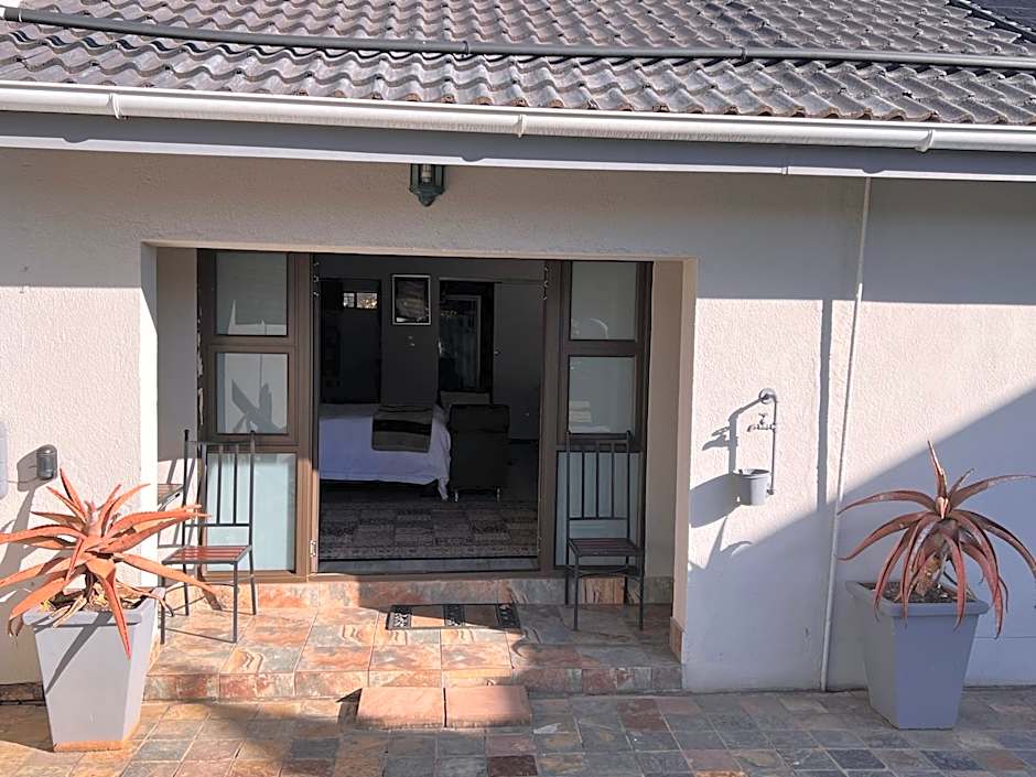 2 Op Terblanche Guesthouse