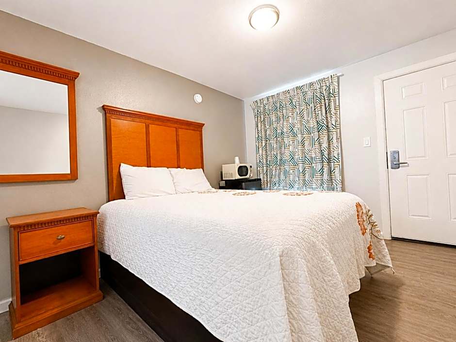 Royal Gateway Motel by OYO