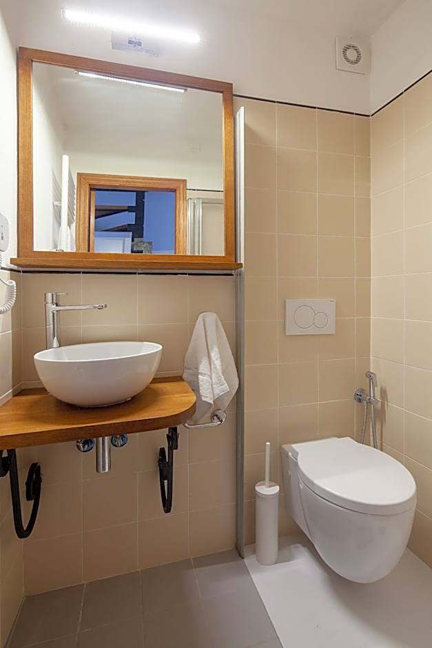 Pietrantica - Affittacamere con giardino NUOVA APERTURA a Trebiano -CITR