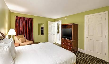 Superior King Suite