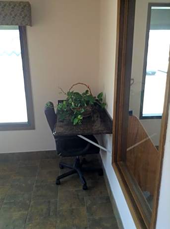 1 King Bed Non-Smoking