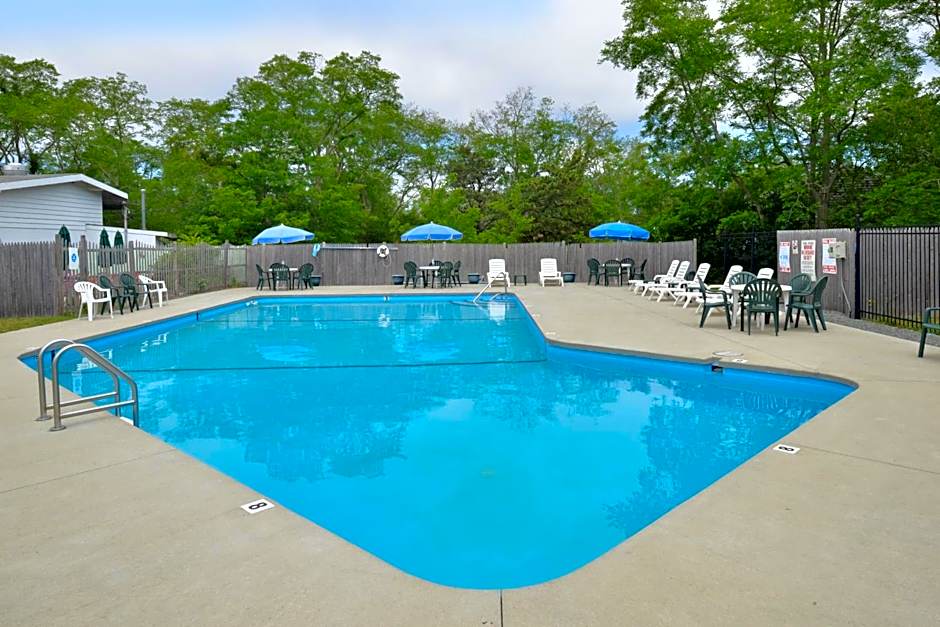 Blue Dolphin Inn
