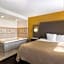 Quality Suites Milwaukee Airport