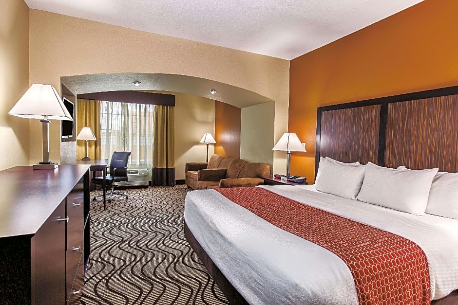 La Quinta Inn & Suites by Wyndham Cotulla