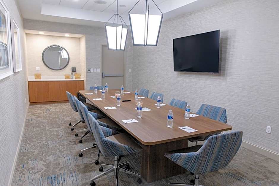 Hilton Garden Inn Lakewood