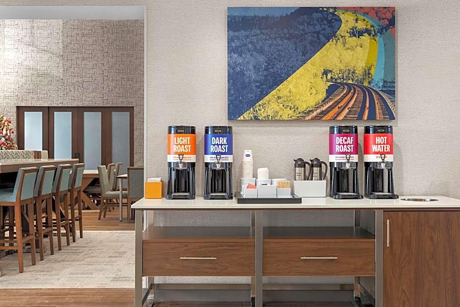 Hampton Inn & Suites Orangeville, ON