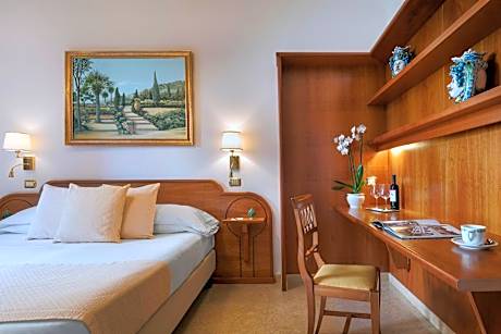 Triple Room with Garden View