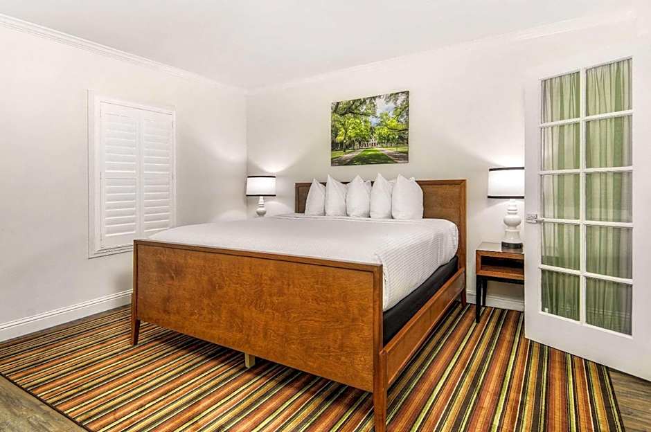 Aggie Inn, Ascend Hotel Collection