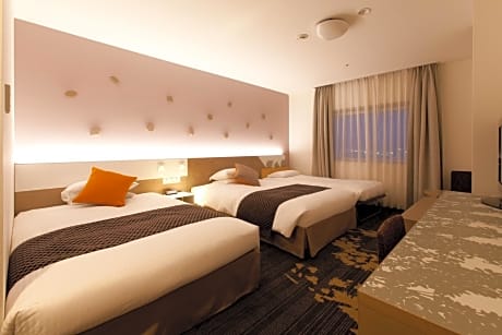 Superior Twin Room with Extra Bed - Non-Smoking