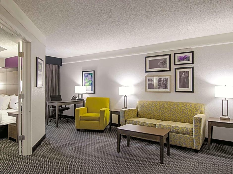 La Quinta Inn & Suites by Wyndham Denver Airport Dia