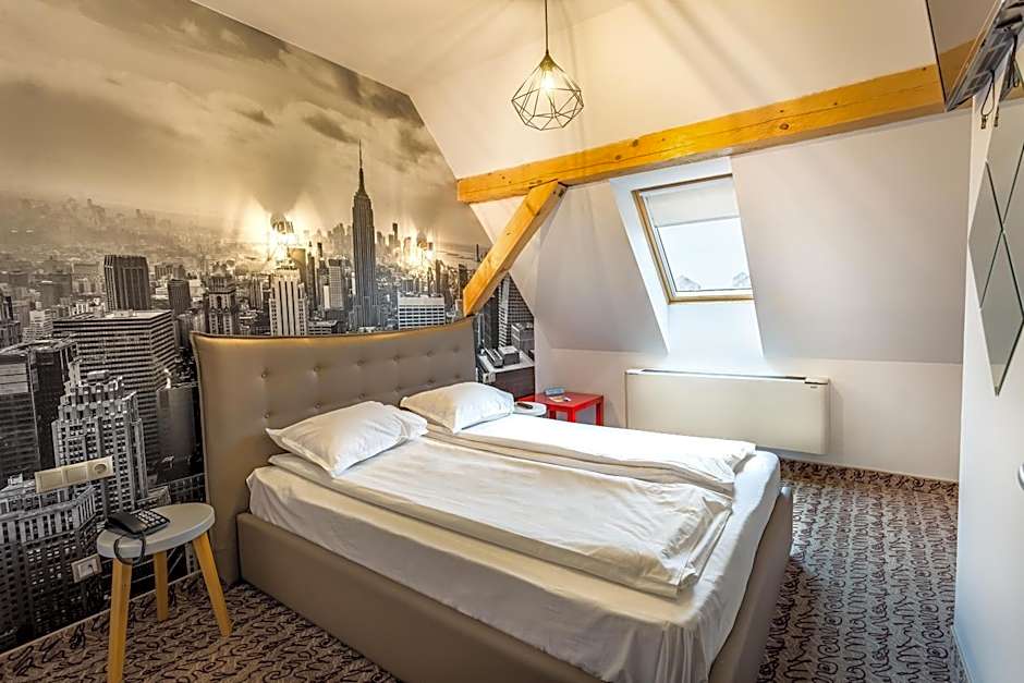 Hotel Bliss
