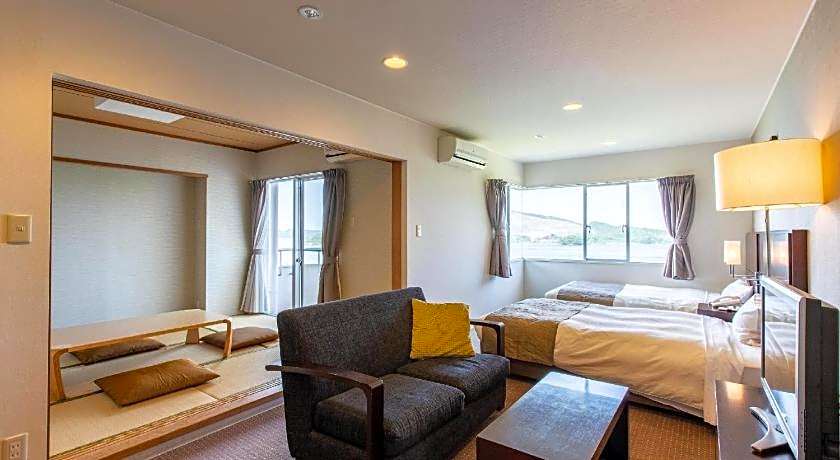 Wisterian Life Club Toba