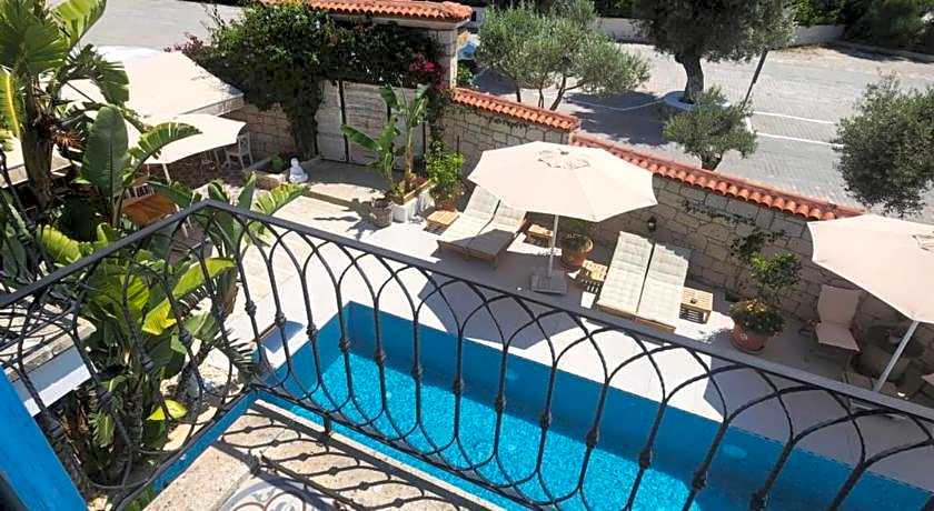 Tarcin Alacati Otel
