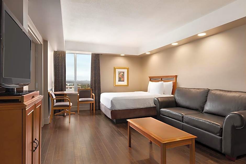 Grand Hotel & Conference Centre Calgary Airport, an Ascend Collection Hotel