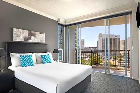 Two-Bedroom, One-Bathroom Apartment with Ocean View