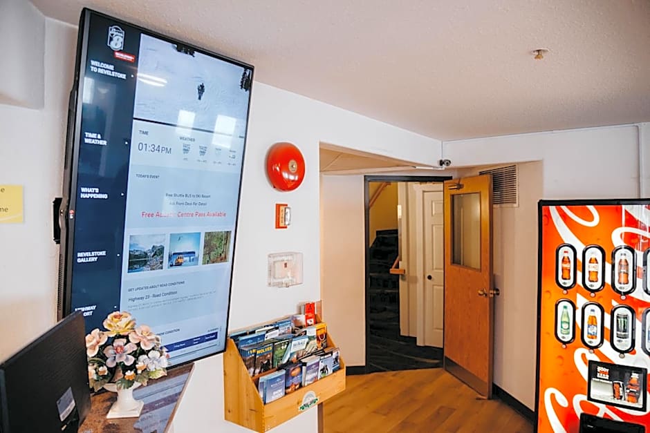 Super 8 by Wyndham Revelstoke BC