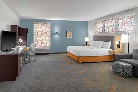 King Studio Suite - Mobility Access/Non-Smoking