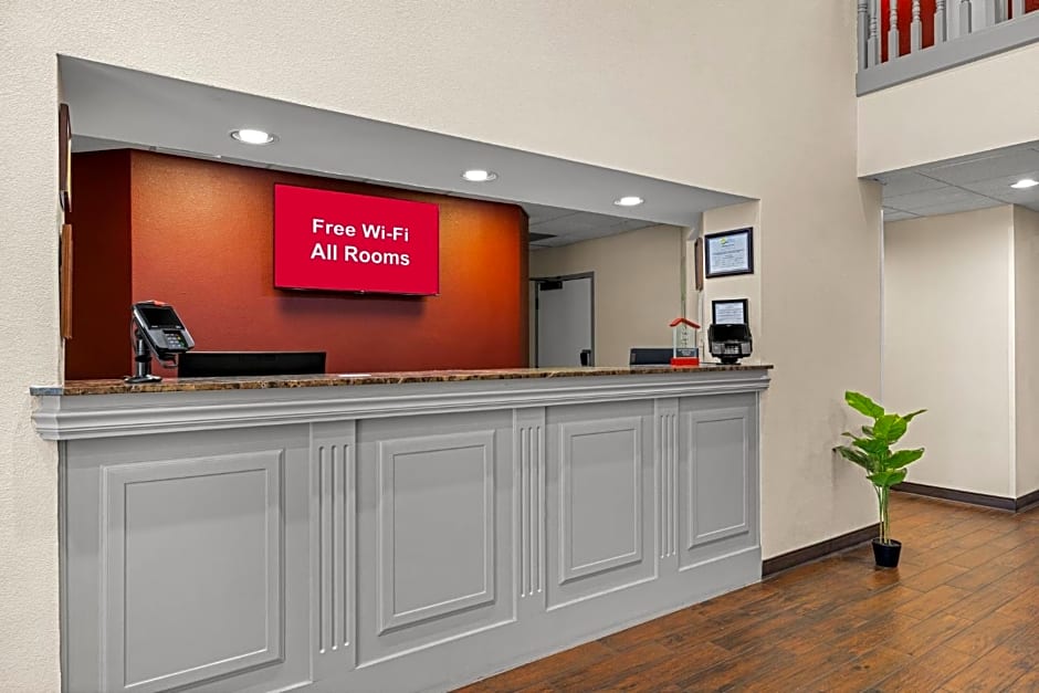 Red Roof Inn & Suites Albany, GA