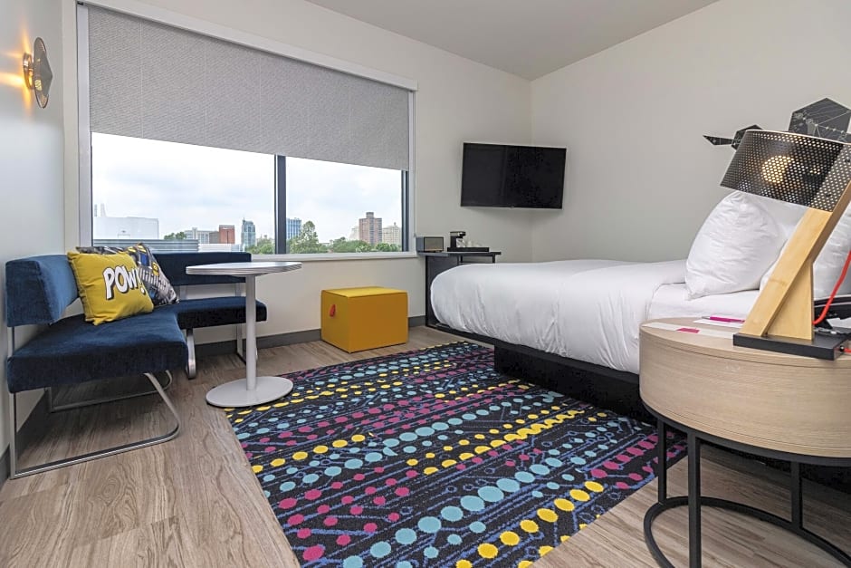 Aloft St. Louis Cortex, a Marriott Hotel