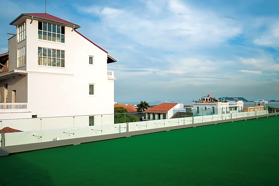 American Trade Hotel