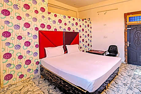 Hotel O Moon Murad Ganj