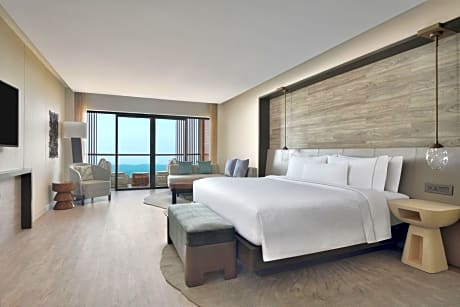 Deluxe King Room with Balcony and Skyline View