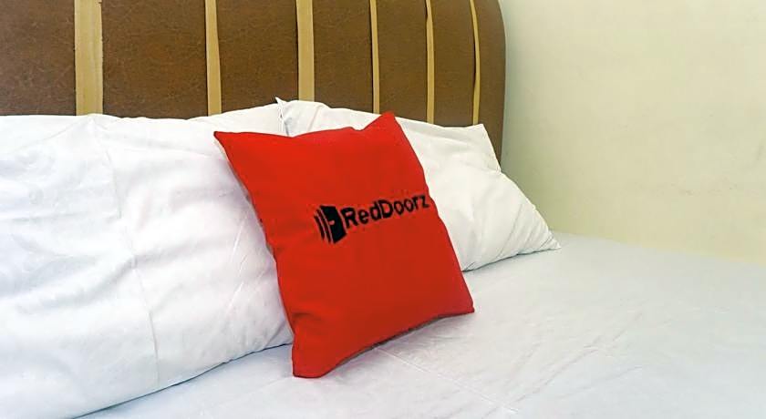 RedDoorz near Sentani Airport Jayapura