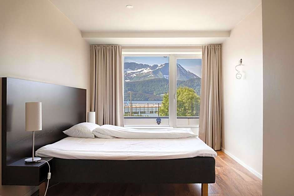 Aursnes Hotell